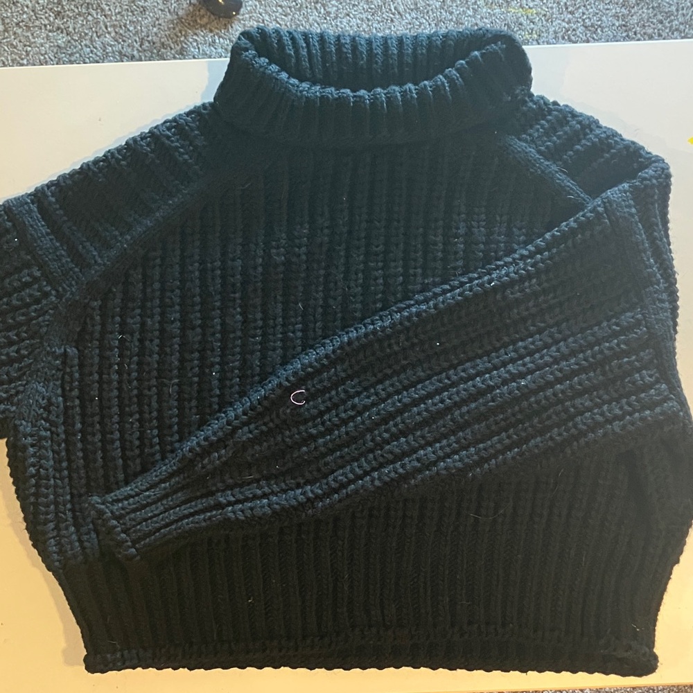 H&M Black Faux Fur Jacket - Plush Texture